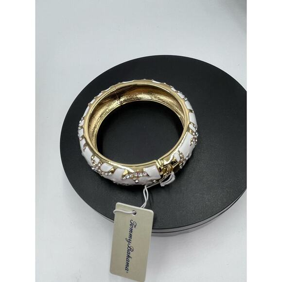 TOMMY BAHAMA GOLD PLATED
WHITE PAVE RHINESTONE STARFISH
BRACELET NWT - Picture 9 of 10
